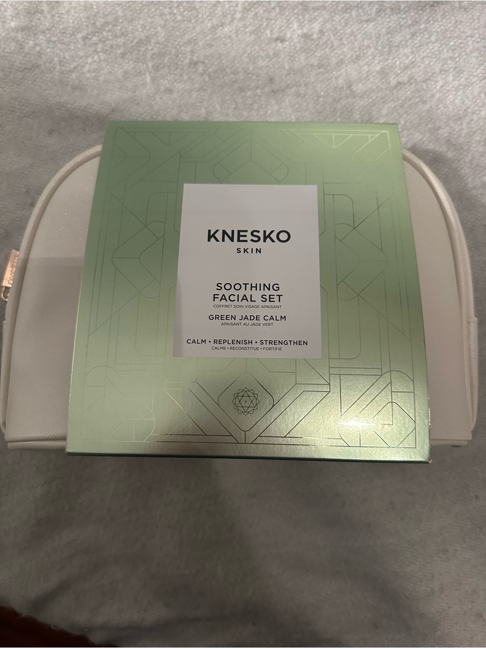 Knesko Green Jade Calm Soothing Facial Set NIB Mask Roller Serum Sealed